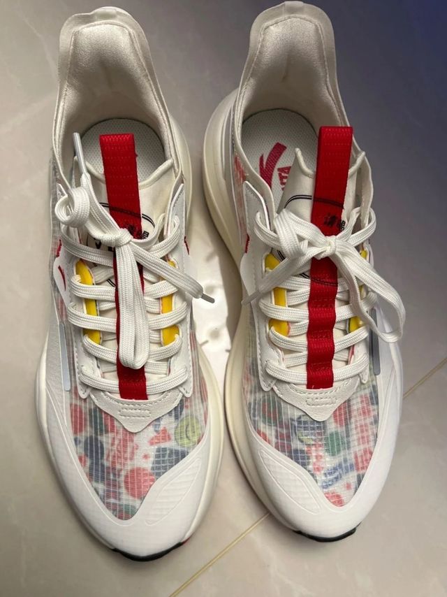 安踏休闲运动鞋