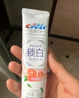 佳洁士锁白牙膏