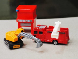 多美卡，有云梯的麦当劳消防车