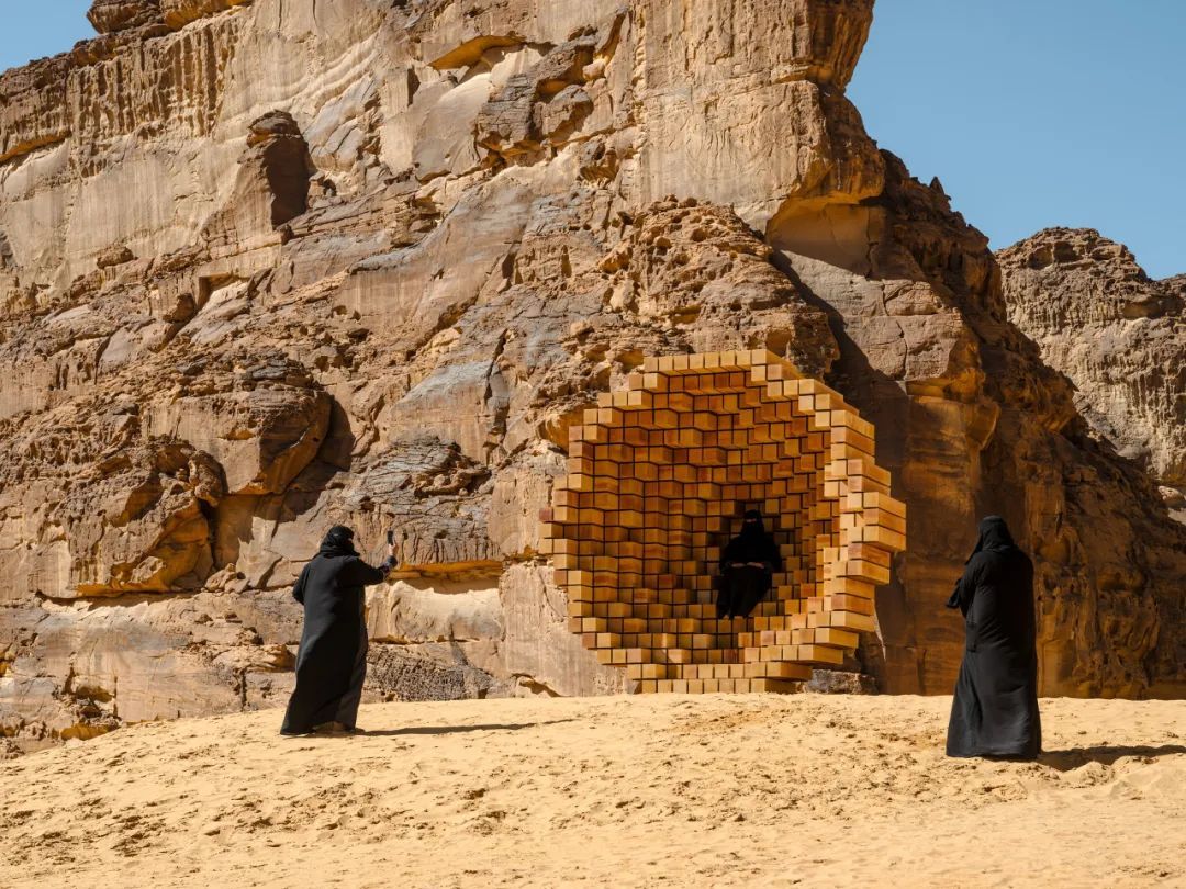 斥资百亿，一场沙特阿拉伯荒漠中的艺术狂欢