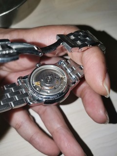当年给媳妇买的一块手表