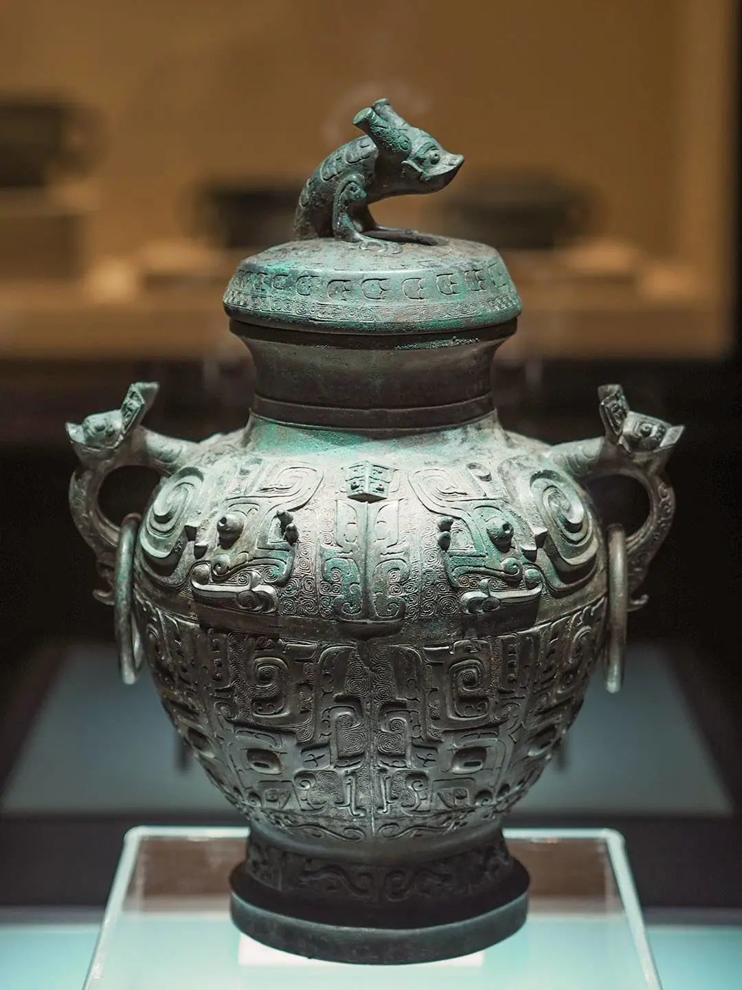 卷纹夔纹蟠龙盖罍,现藏于辽宁省博物馆 08图虫创意