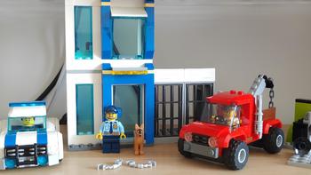 一举多得——LEGO 乐高 城市系列 60270 警察系列积木盒