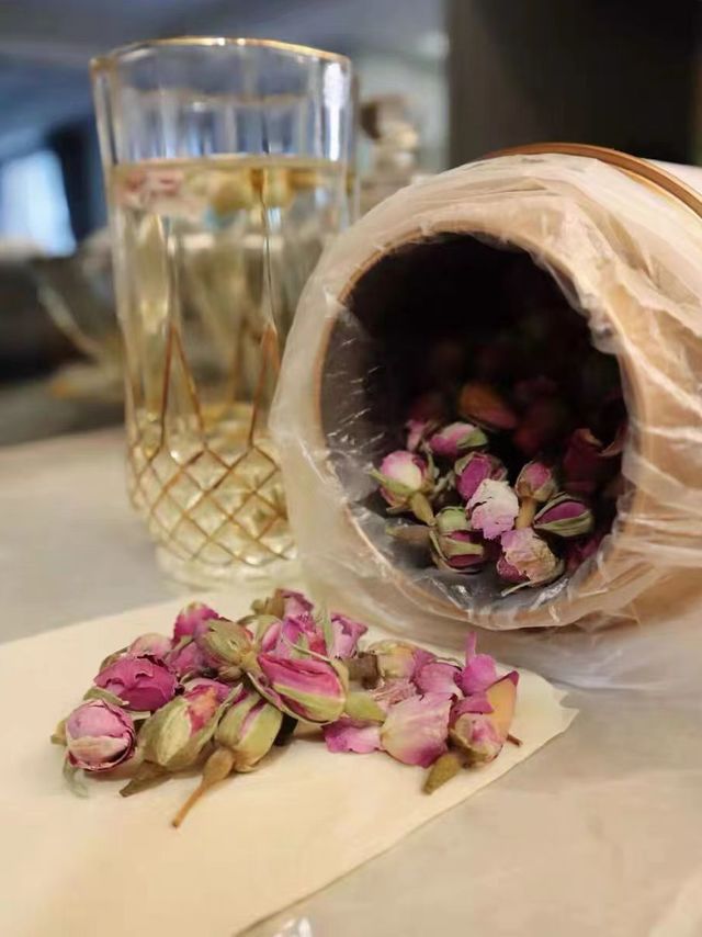 梦幻般的花茶在杯中暂放，美美哒！