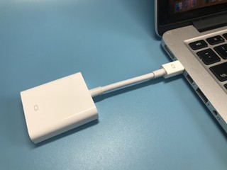 Macbook刚需的雷雳转VGA接口