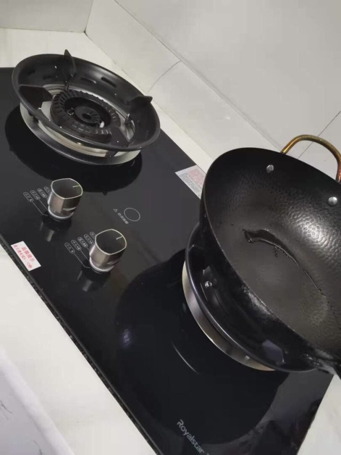 荣事达嵌入式燃气灶