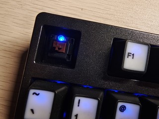 有光有声软硬结合-新换的魔力鸭机械键盘