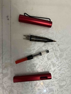 设计独特的毛笔，使用方便