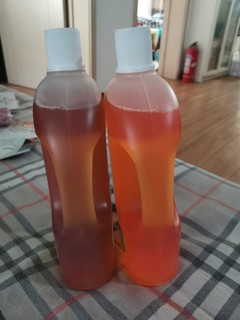 为什么两瓶不一样？