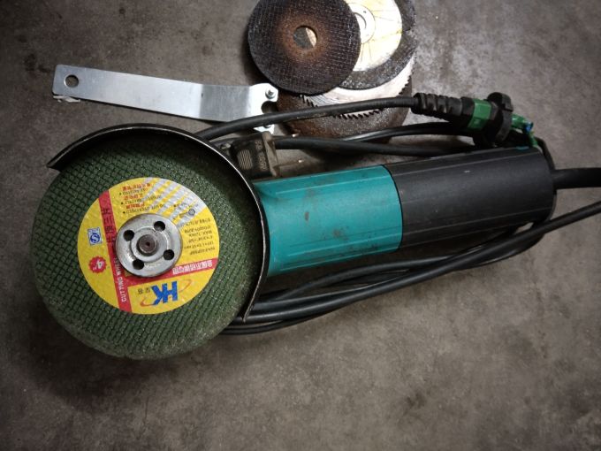 多功能的角磨机