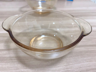 结实耐用的康宁玻璃碗