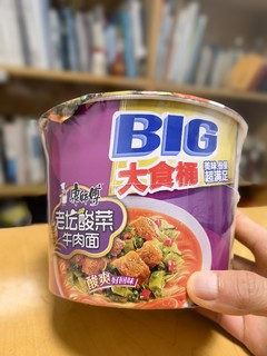 战略储备物资之大食桶老坛酸菜牛肉面