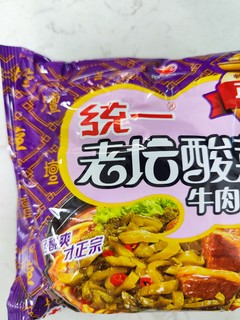 老坛酸菜牛肉面，我选统一