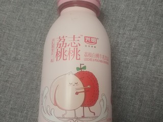 水果味牛奶。有点好喝。