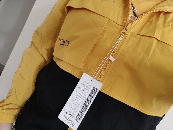 海一家黄色拼接薄外套