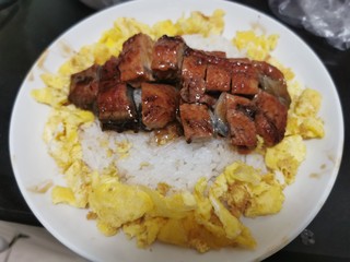 速食香喷喷鳗鱼饭