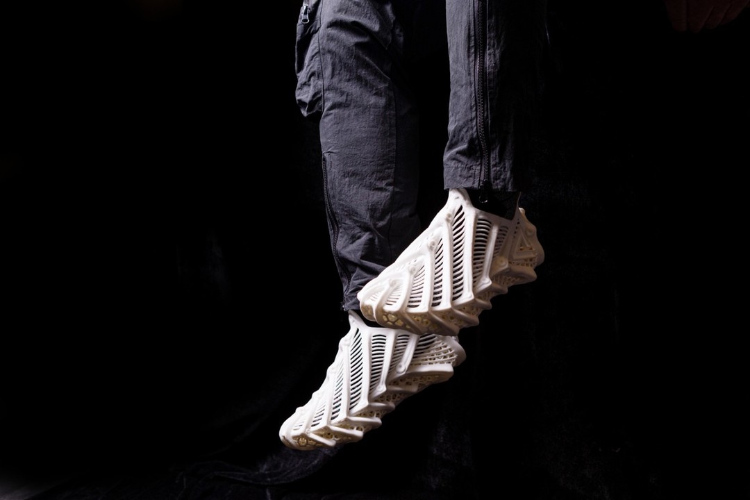 匹克再曝“3D打印神鞋”！网友点评：鞋面有点像鱼骨架