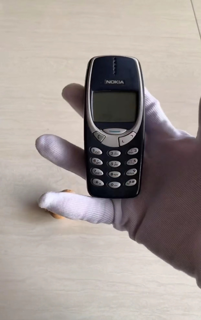 30块钱买的砸核桃神器诺基亚3310