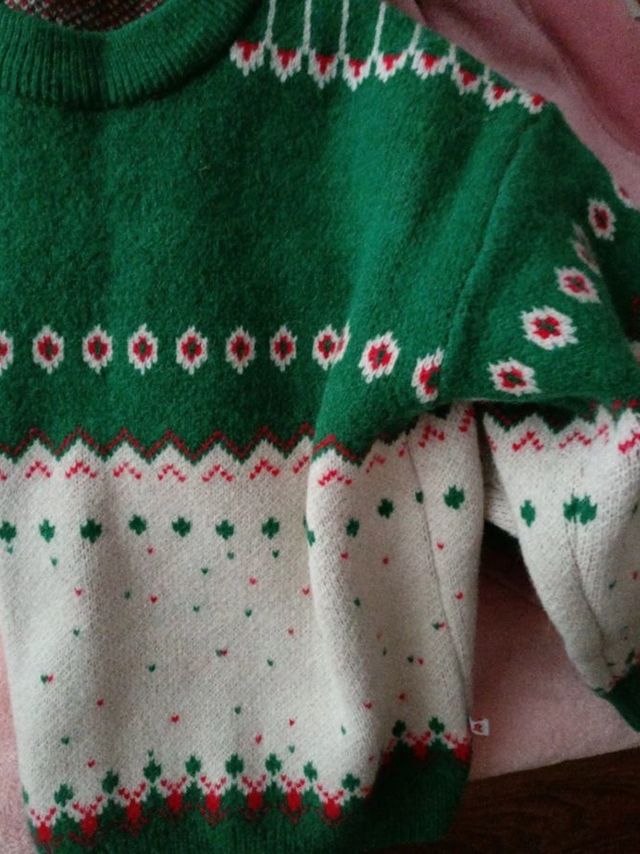 女童提花针织衫