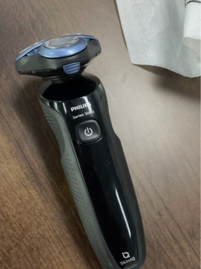 飞利浦电动剃须刀