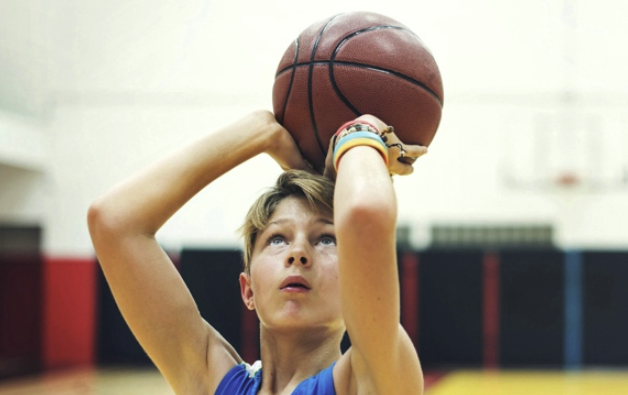 亲子运动 | 从小打篮球的好处这么多，你竟然还不知道？