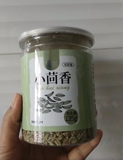 各种炖猪肉,炖牛肉,炖鸡肉都可放,提味儿