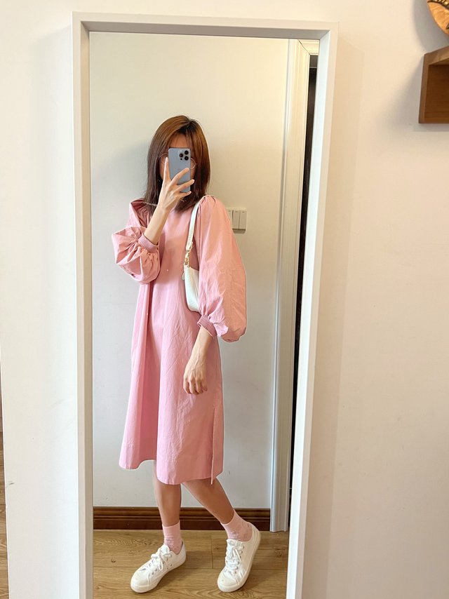 COS少女心粉色连衣裙太适合春天了！