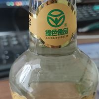 绿色食品标的北大仓酱酒。
