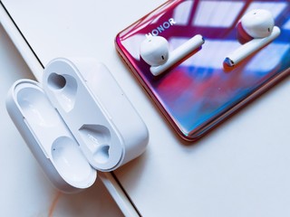 物廉价美的荣耀earbuds x2