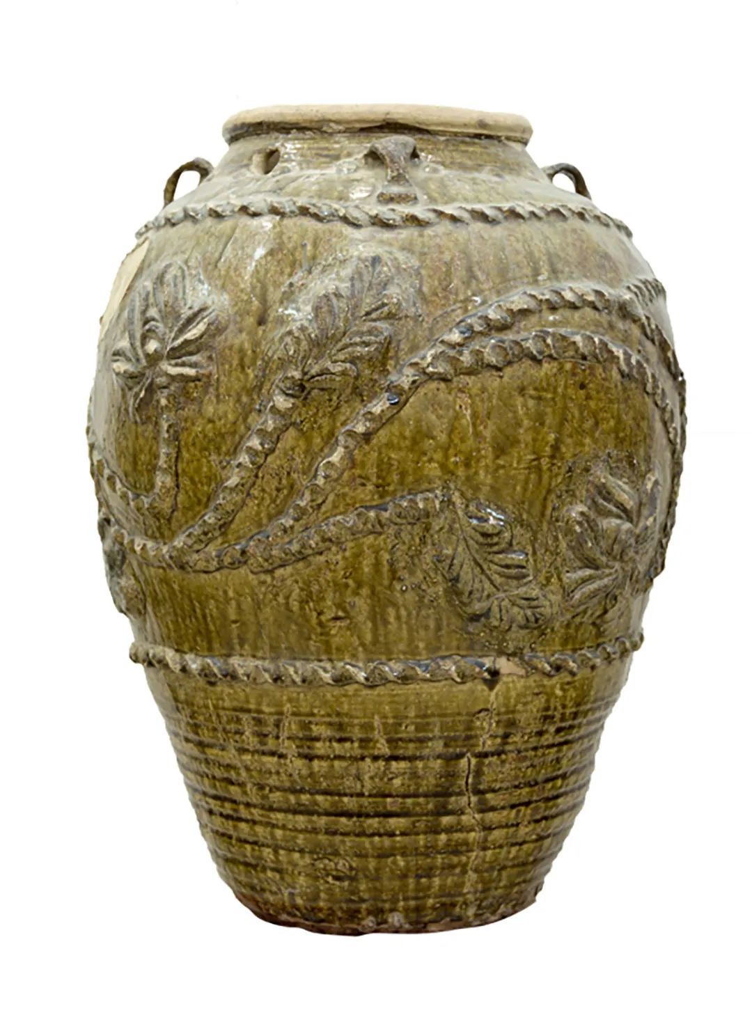 明代莲纹大酒缸，现藏华夏酒文化博物馆 ©网络