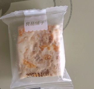 良品铺子雪花酥