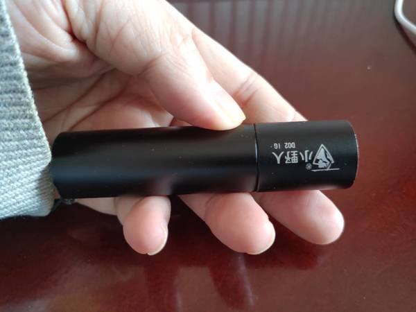 白菜价的小变焦手电