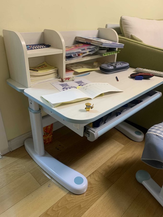 爱果乐儿童学习桌