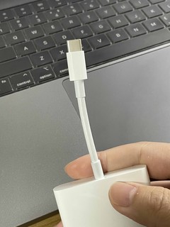 USB-C转HDMI转换器