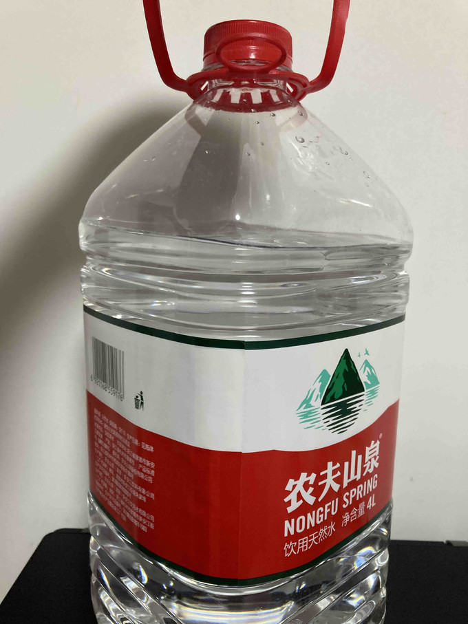 居家必備的農夫山泉天然水