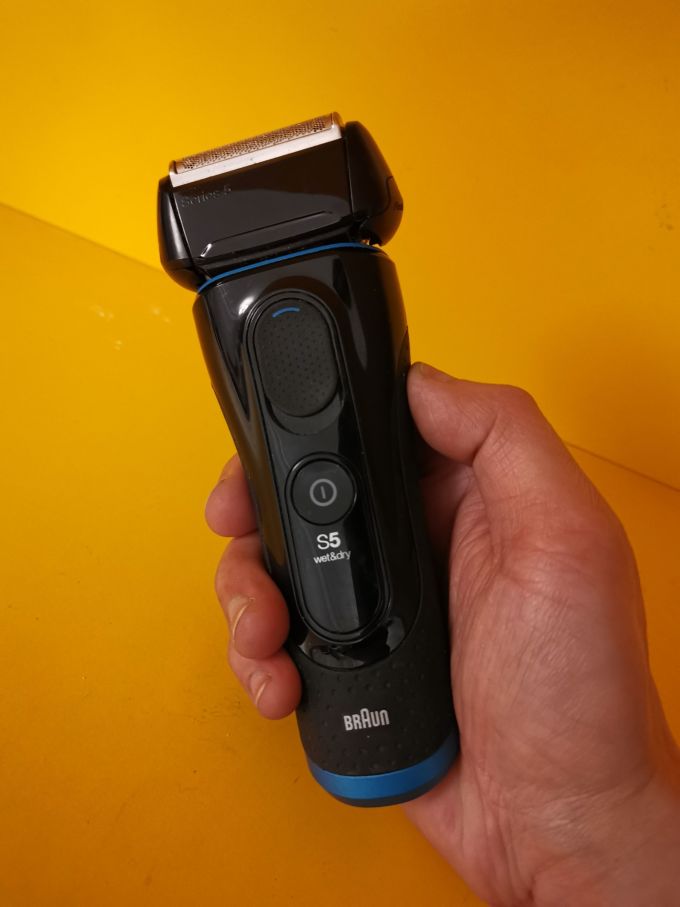 博朗电动剃须刀