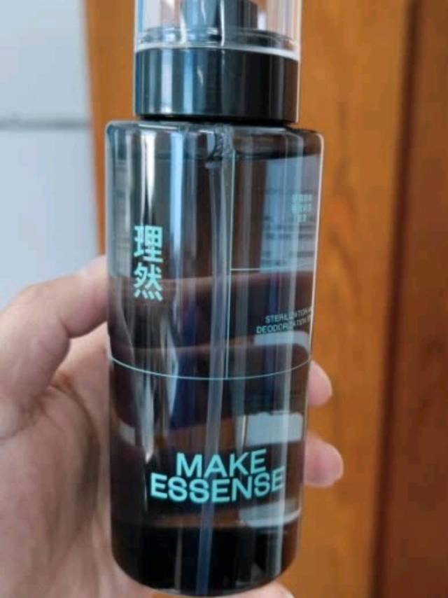 喷雾香水，男士用的衣物淡香水