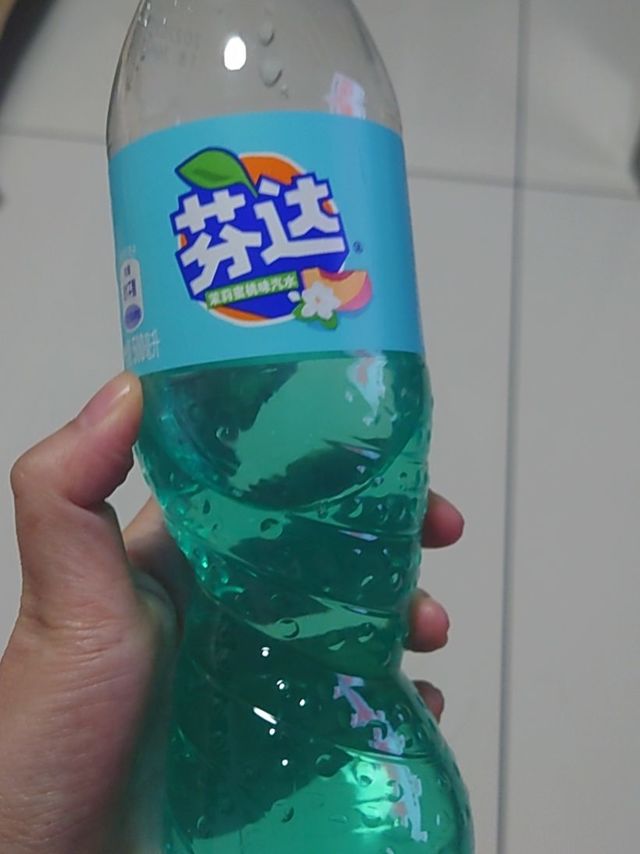 颜色很惊艳，味道很普通