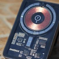 超酷炫的iPhone伴侣——摩米士无线磁性充电器