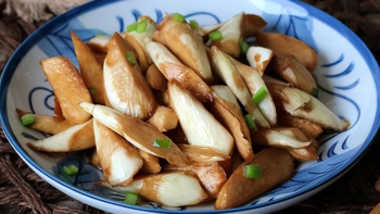 夏天多吃素身体好，这菜清香不油腻，宁可不吃肉也要吃它