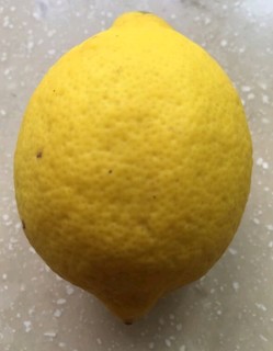 新鲜水果榨汁柠檬 
