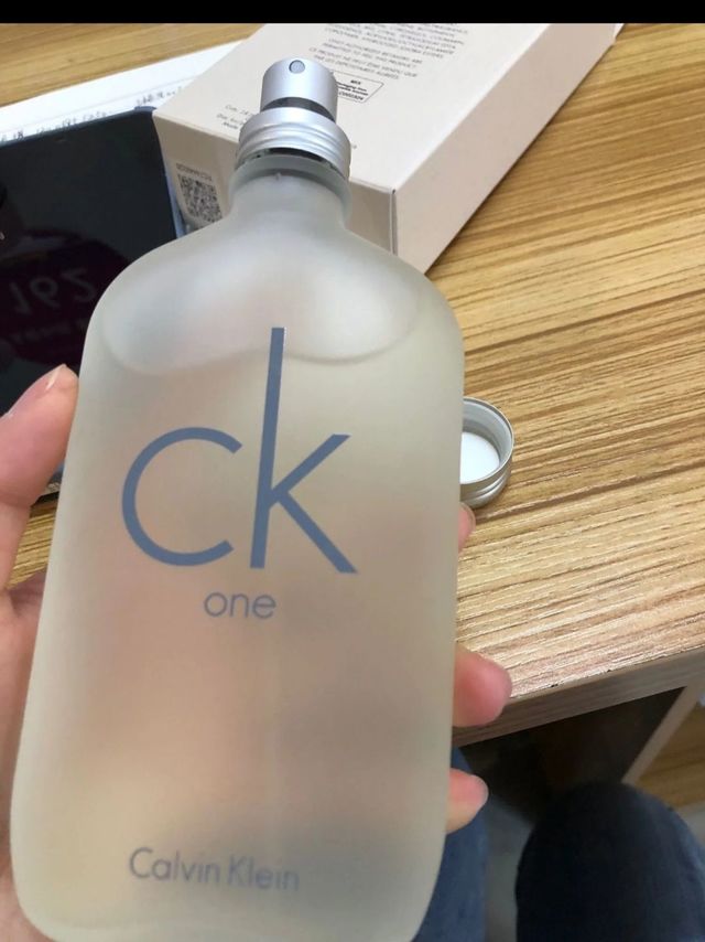 CK  ONE，男女的可以用的香水