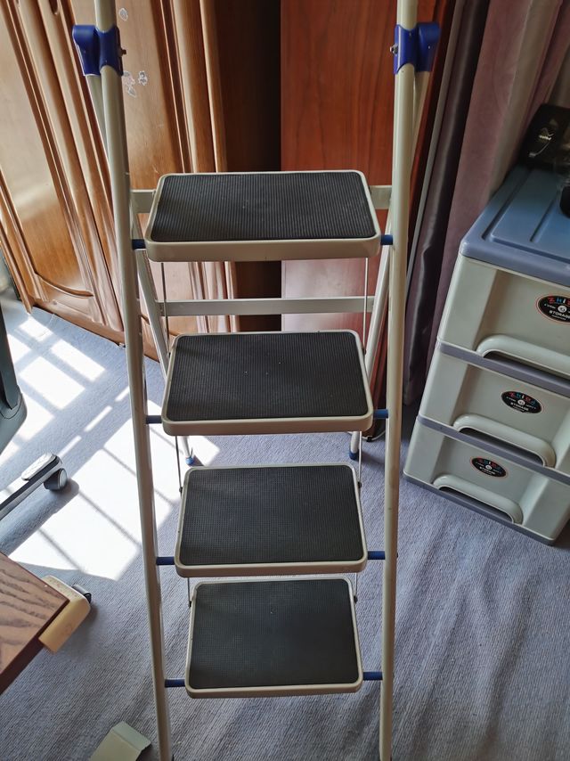 上高的好帮手，梯子