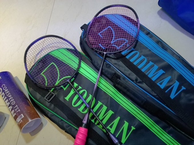 尤迪曼羽毛球拍