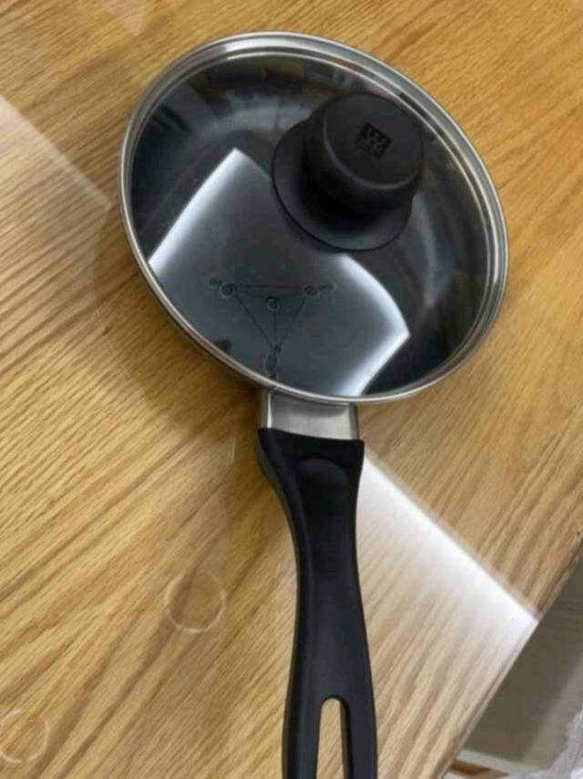 双立人的煎蛋，煎牛排的平底锅