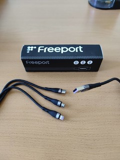 FREEPORT三合一数据线66W快充