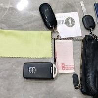 简易EDC（误）车钥匙和小物件的完美收纳方案 95后男生的日常钥匙包晒物
