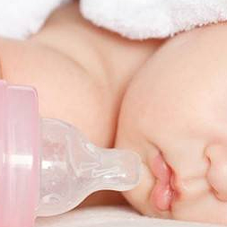如何挑选宝宝奶粉？详解婴幼儿配方奶粉配料表和营养成分表？重点看哪些指标？