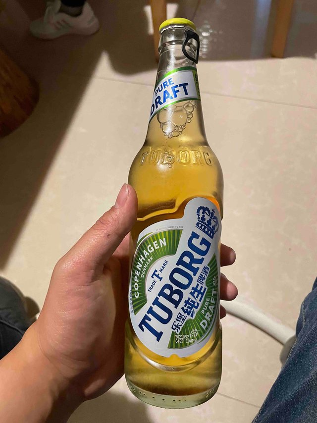 白酒喝多，来杯乐堡纯生啤酒