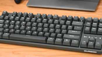 数码产品选购 篇六十六：苍峦墨配色搭配原厂银轴，更畅快的游戏感受：杜伽K320W三模机械键盘体验